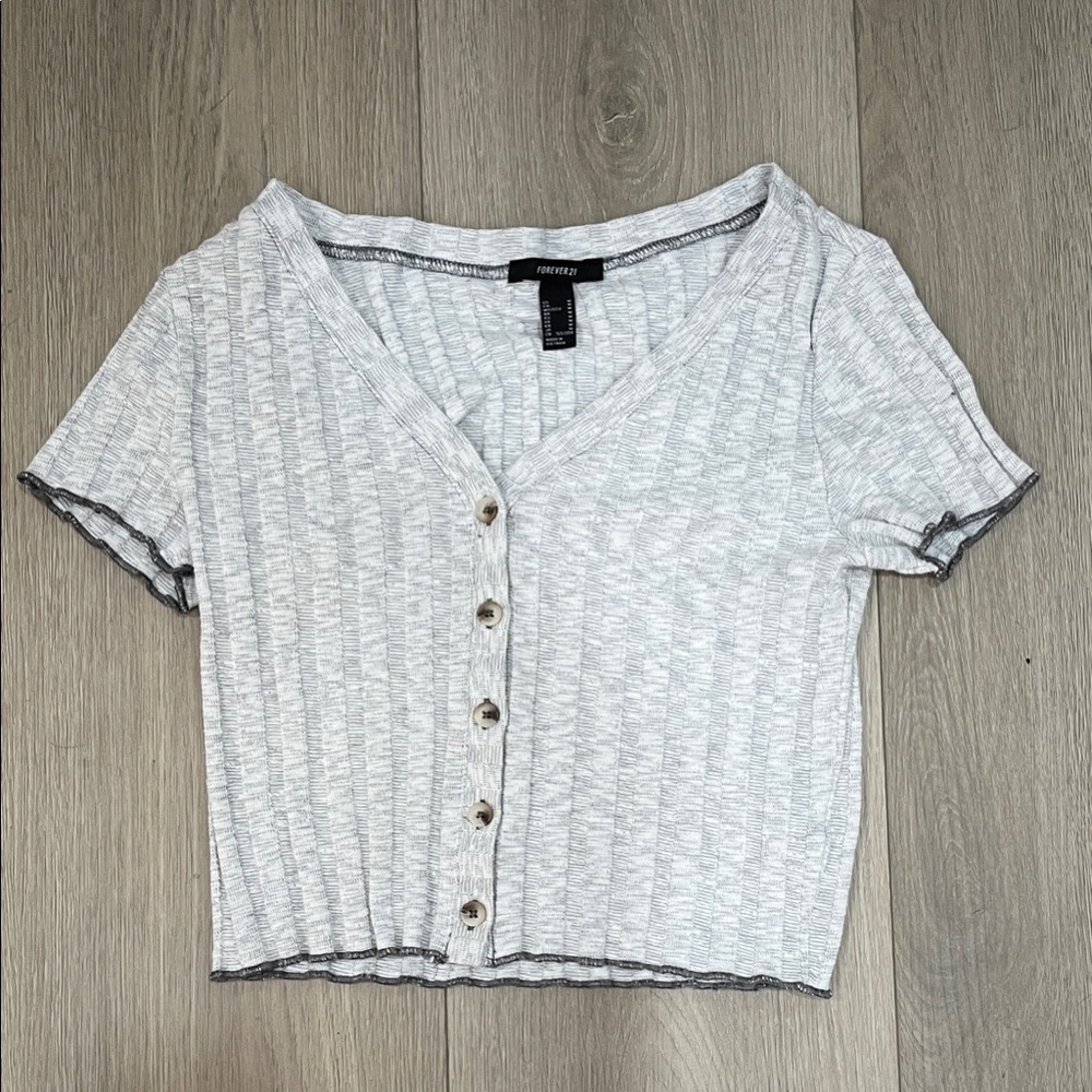 Forever 21 Light Gray Button-Up Crop Top